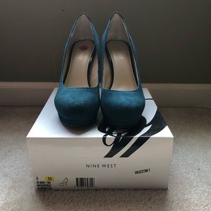 Nine West Teal Suede Heels w Blk Leather. Size 8M